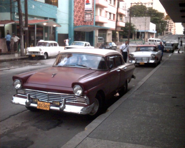 EXIF/JPEG image with thumb