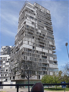 All the panels are moveable persianas