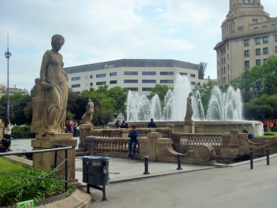 and doesn't every day in a fine European city include a statue or fountain ...