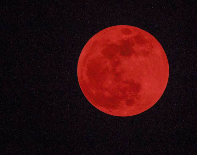 Yucatan Supermoon lunar eclipse 09/2015 foto by William L. Drennon
